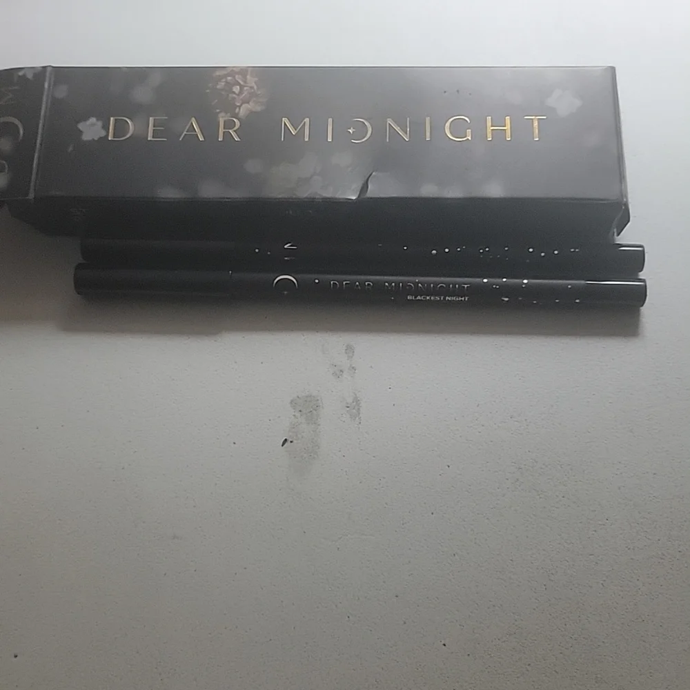 Eyeliners - Picture 2 of 3